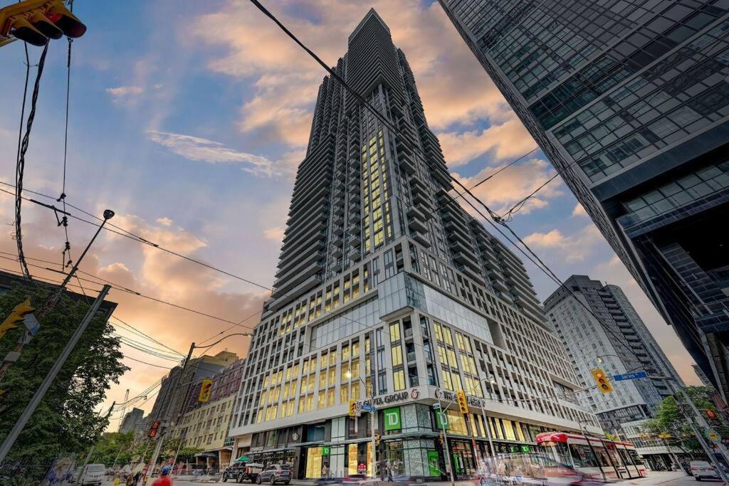 Cozy Condo Near Eatoncentre Mall Toronto Kültér fotó